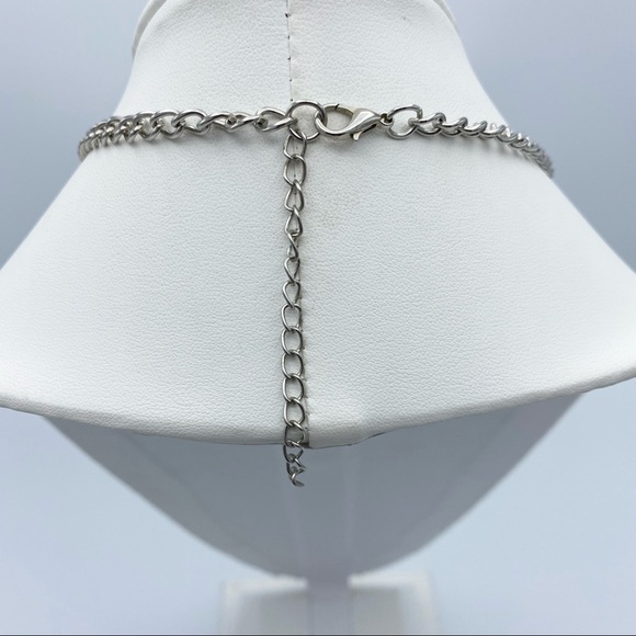 Elegant Faux Pearl Rhinestone Silver Tone Necklace - Picture 11 of 11